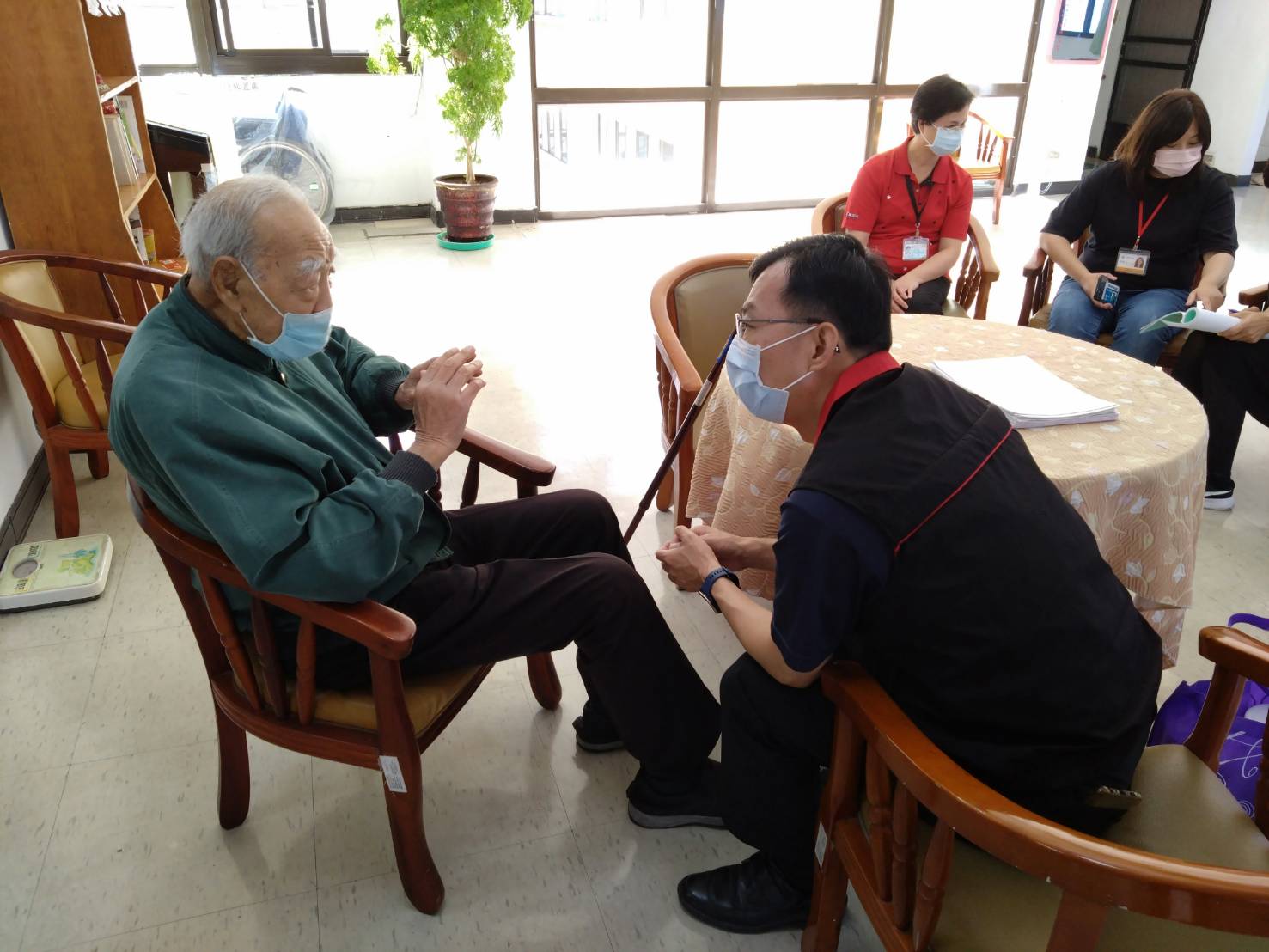 【臺北市榮民服務處輔導組長吳晃廷暖心親送關懷❤️】