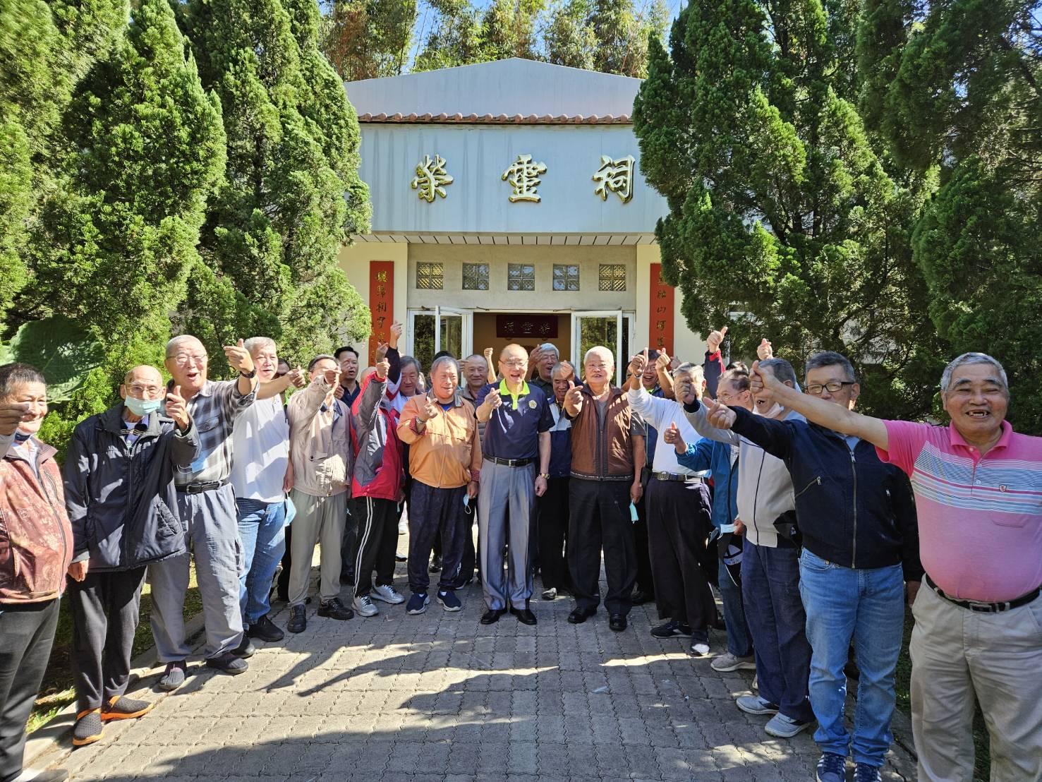 近期東北季風接續影響，日夜溫差大，大鵬主委心繫榮民