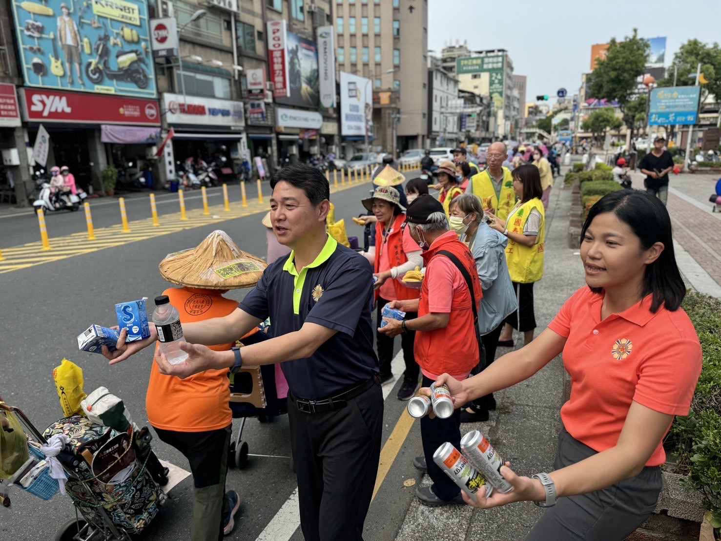 大甲媽祖遶境 彰化榮服處榮欣志工設愛心補給站