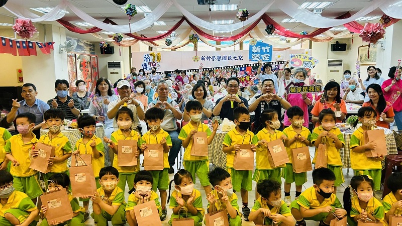 113年5月7日守護天使馨馨相惜新竹榮家雙慶國際護師節及媽咪節