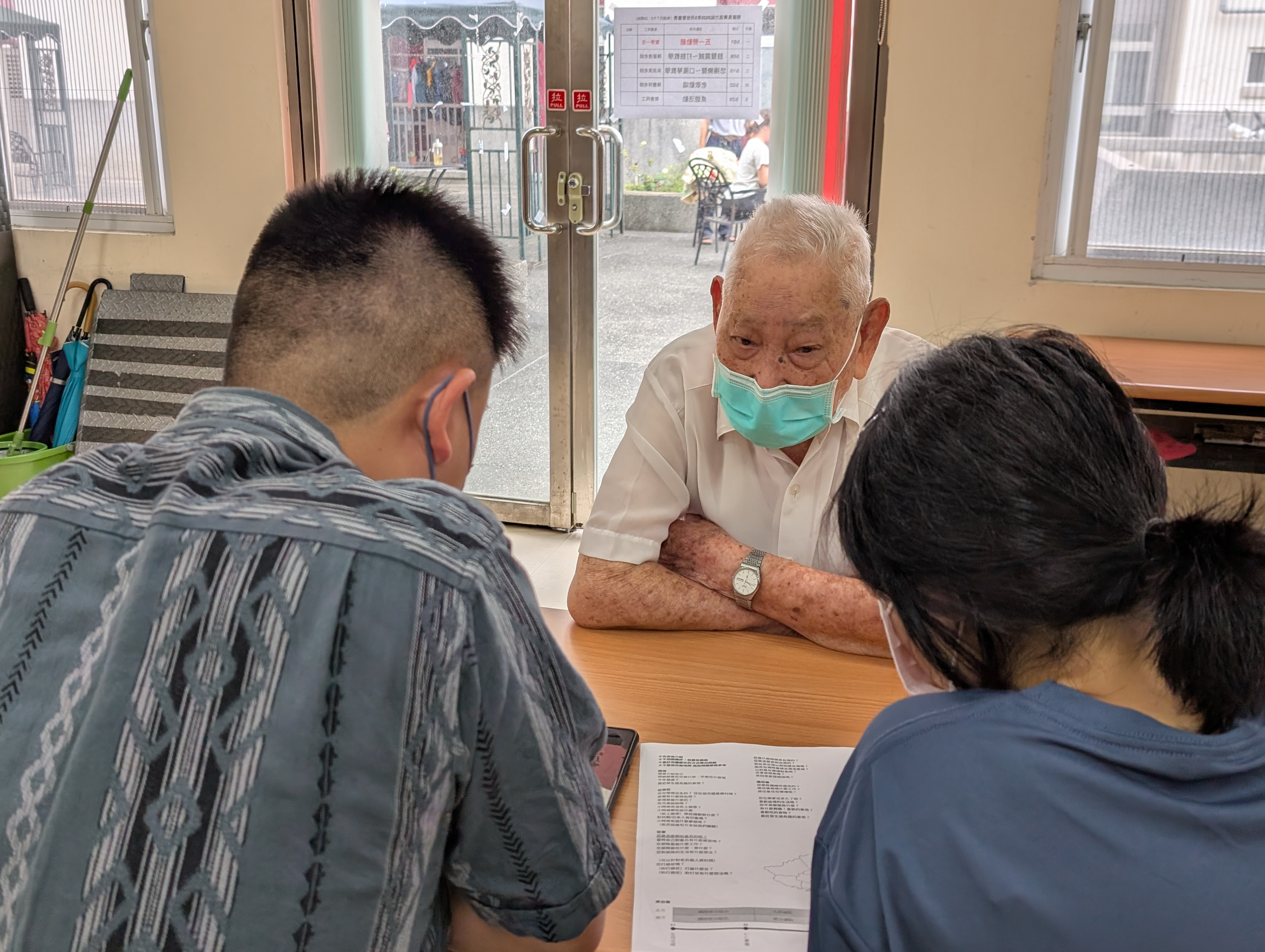 台大小獅子社團關懷板橋榮家長輩