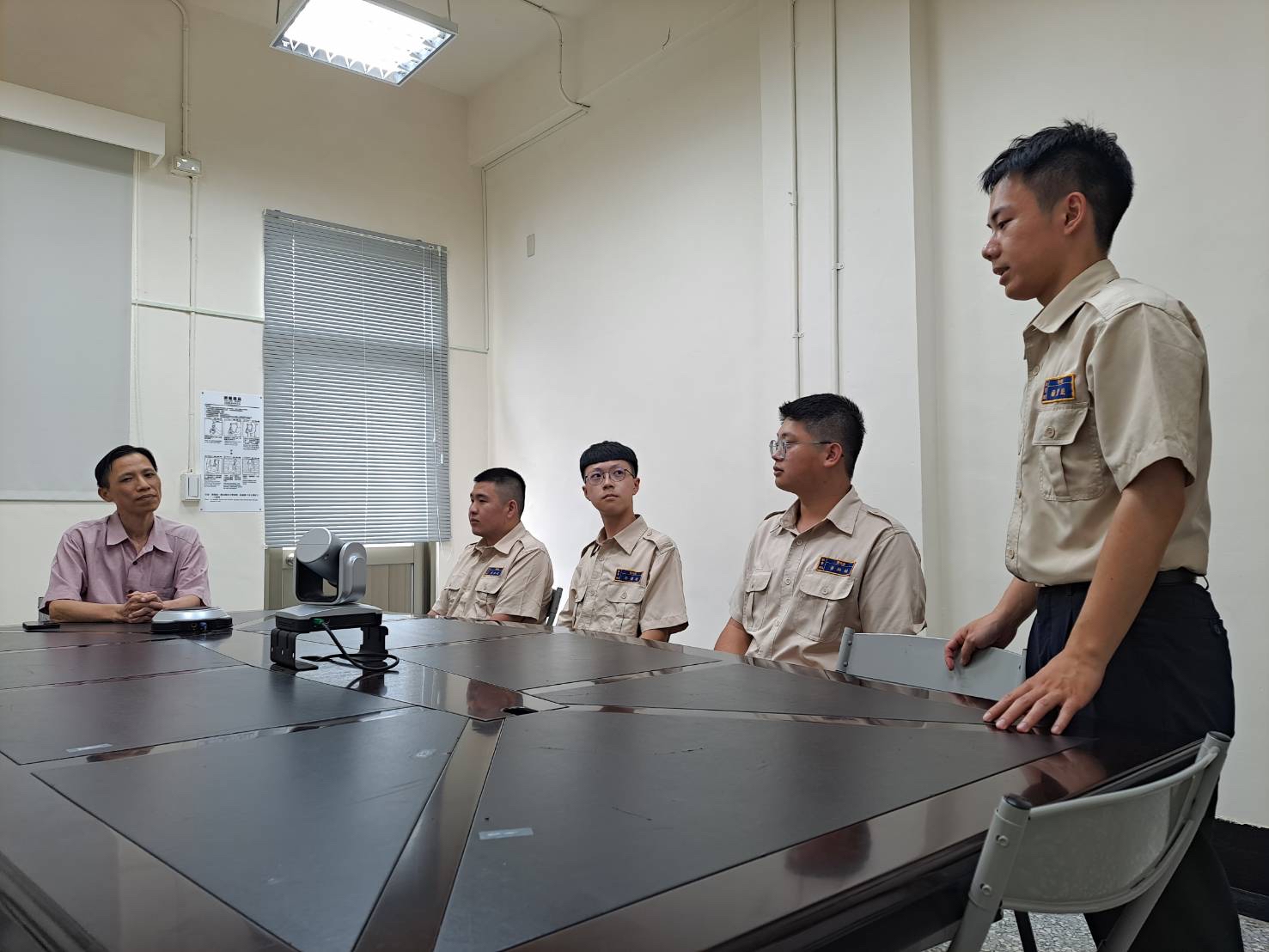 臺中市榮服處辦理定期替代役役男座談會建立友善雙向溝通管道