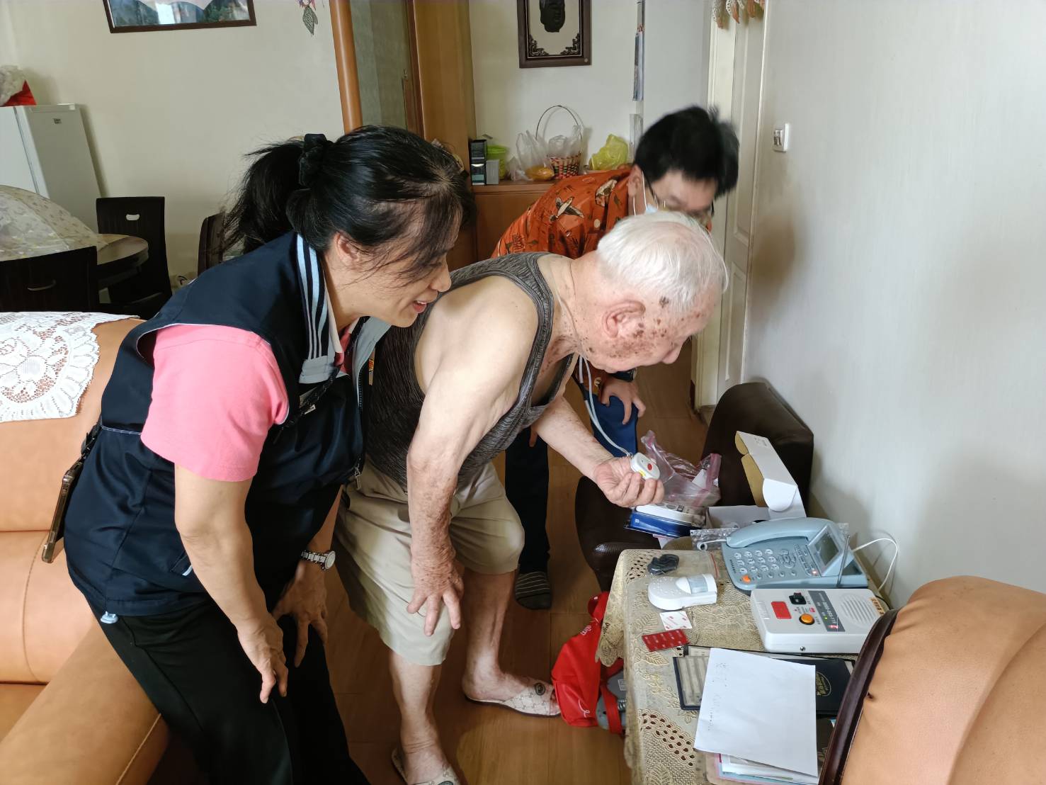 澎湖榮服處遠距居家照顧系統教育訓練，運用科技輔助守護榮民長輩安全