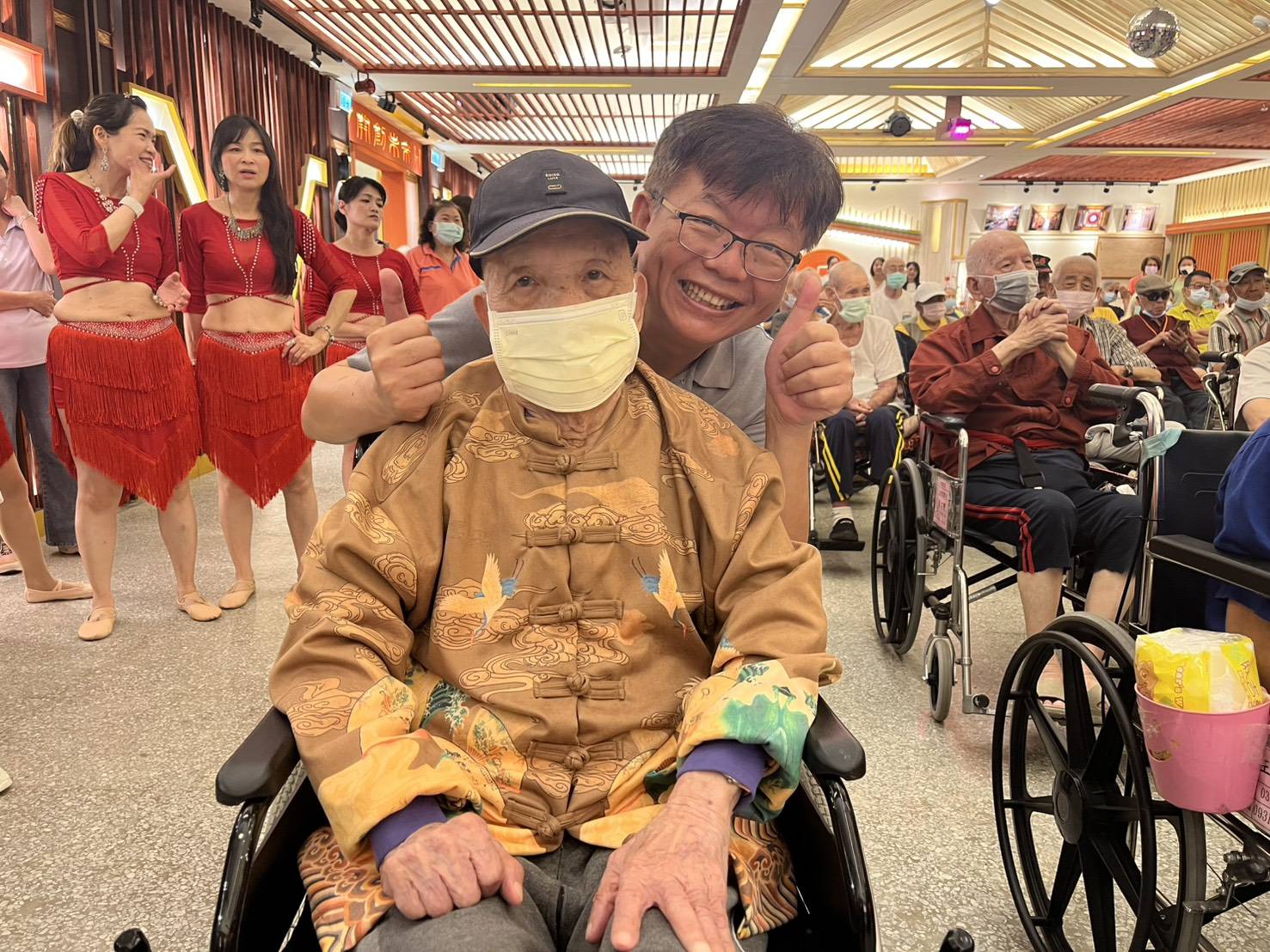 端午迎百歲!桃園榮家人瑞李桂芳親友齊聚喜祝壽🥰