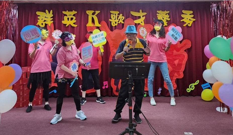 1120620八德榮家長群英K歌才藝秀，展現長輩青春活力