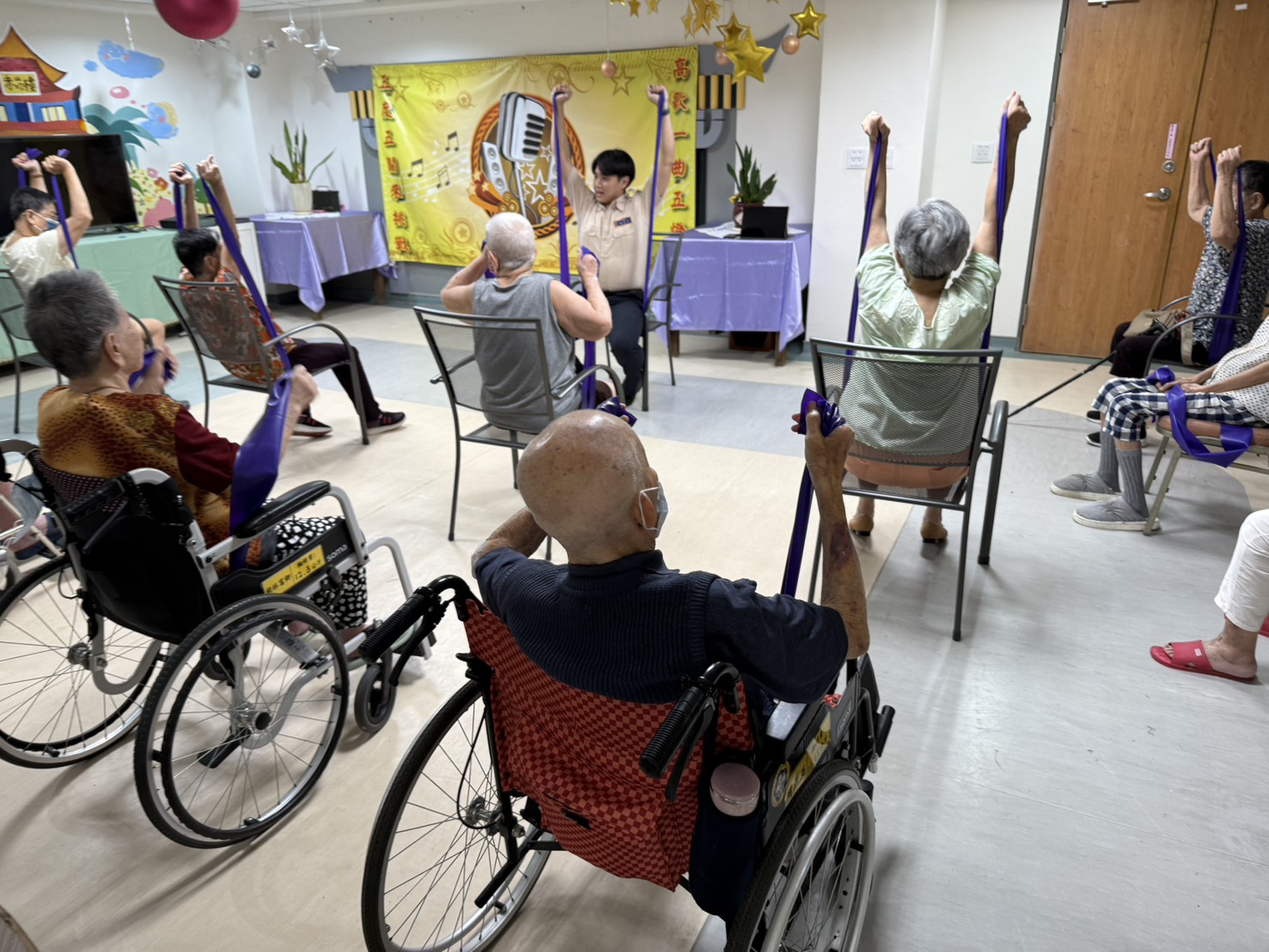 114.06.25 佳里榮家替代役男引入樂齡運動風潮 帶領長者活力動起來