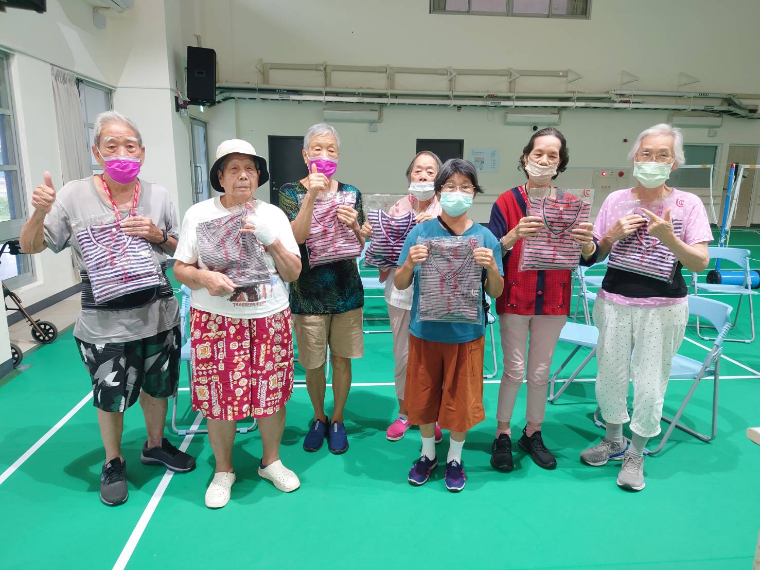 酷暑送清涼 慶福基金會暖心關懷臺南榮家長輩