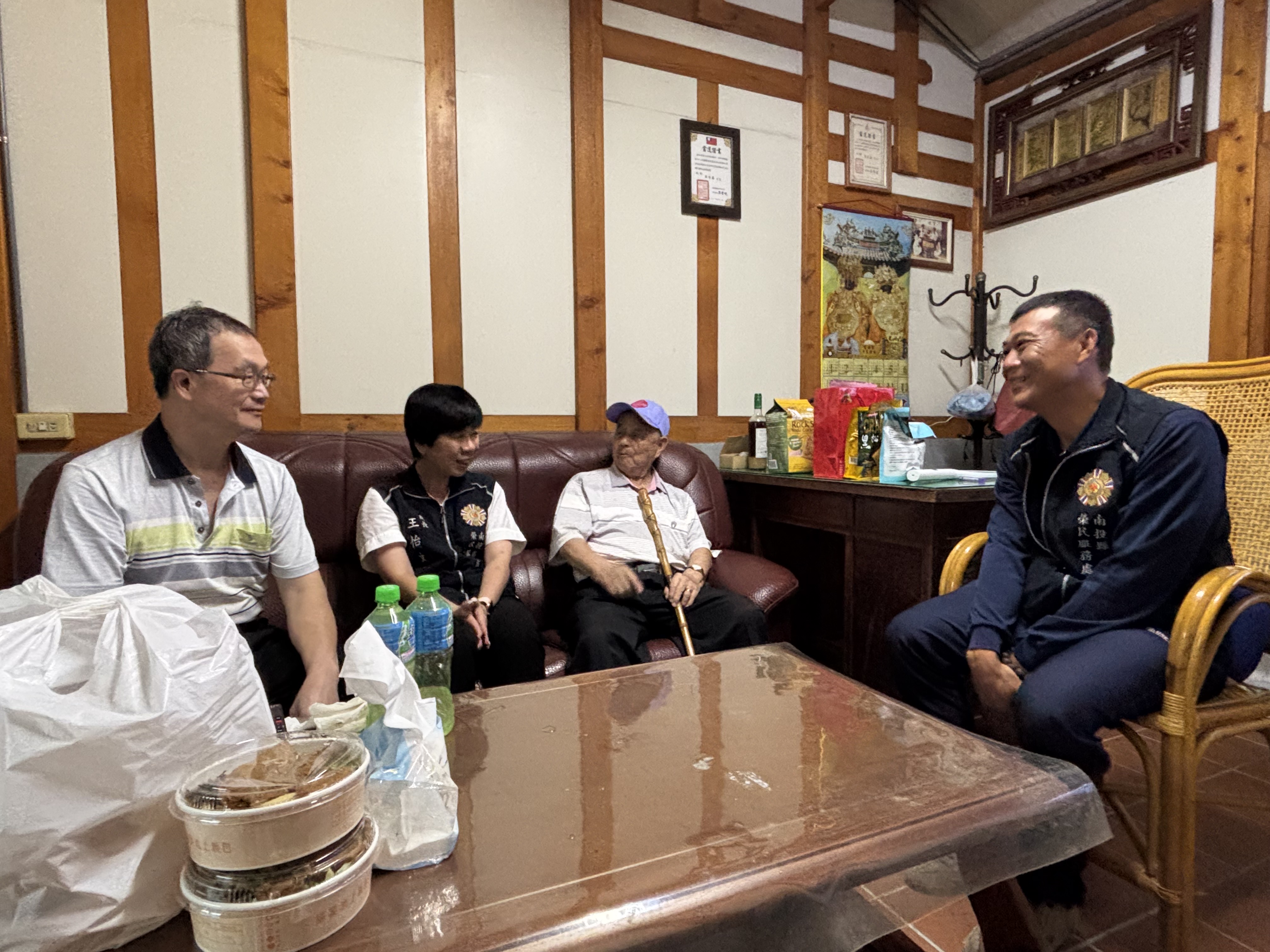南投縣榮服處深入災區慰問榮民眷 傳遞溫暖與關懷