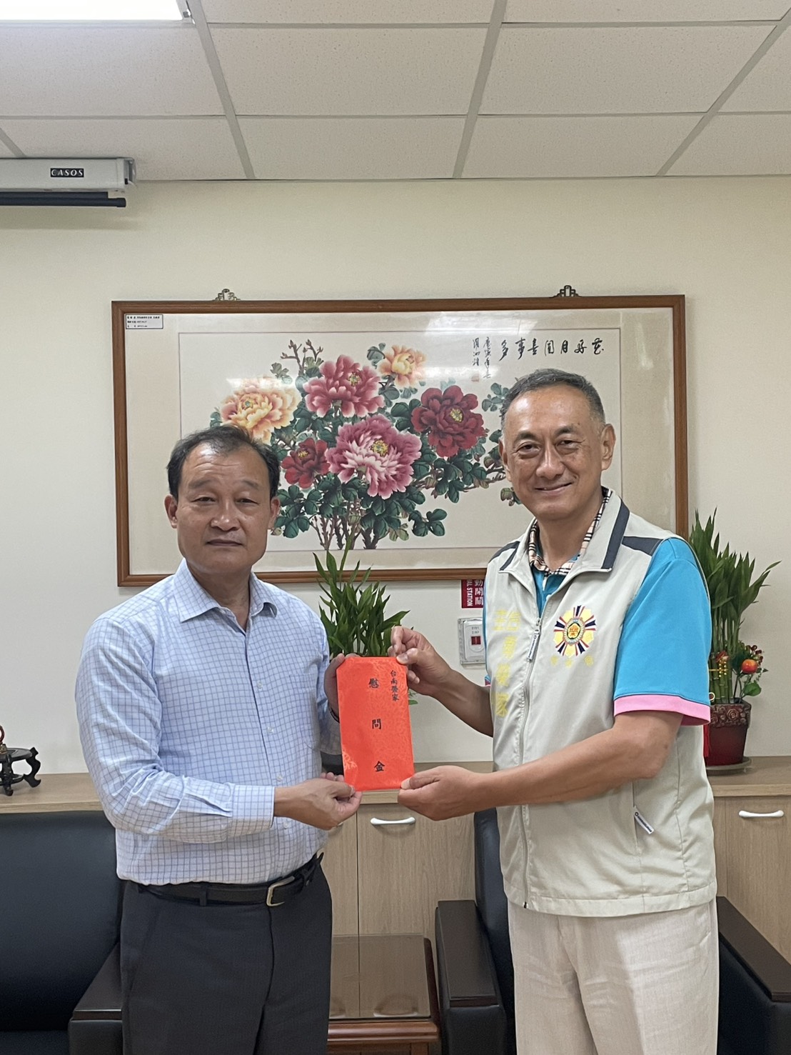 欣桃董事長房茂宏關懷臺南榮家風災 捐贈慰問金送暖