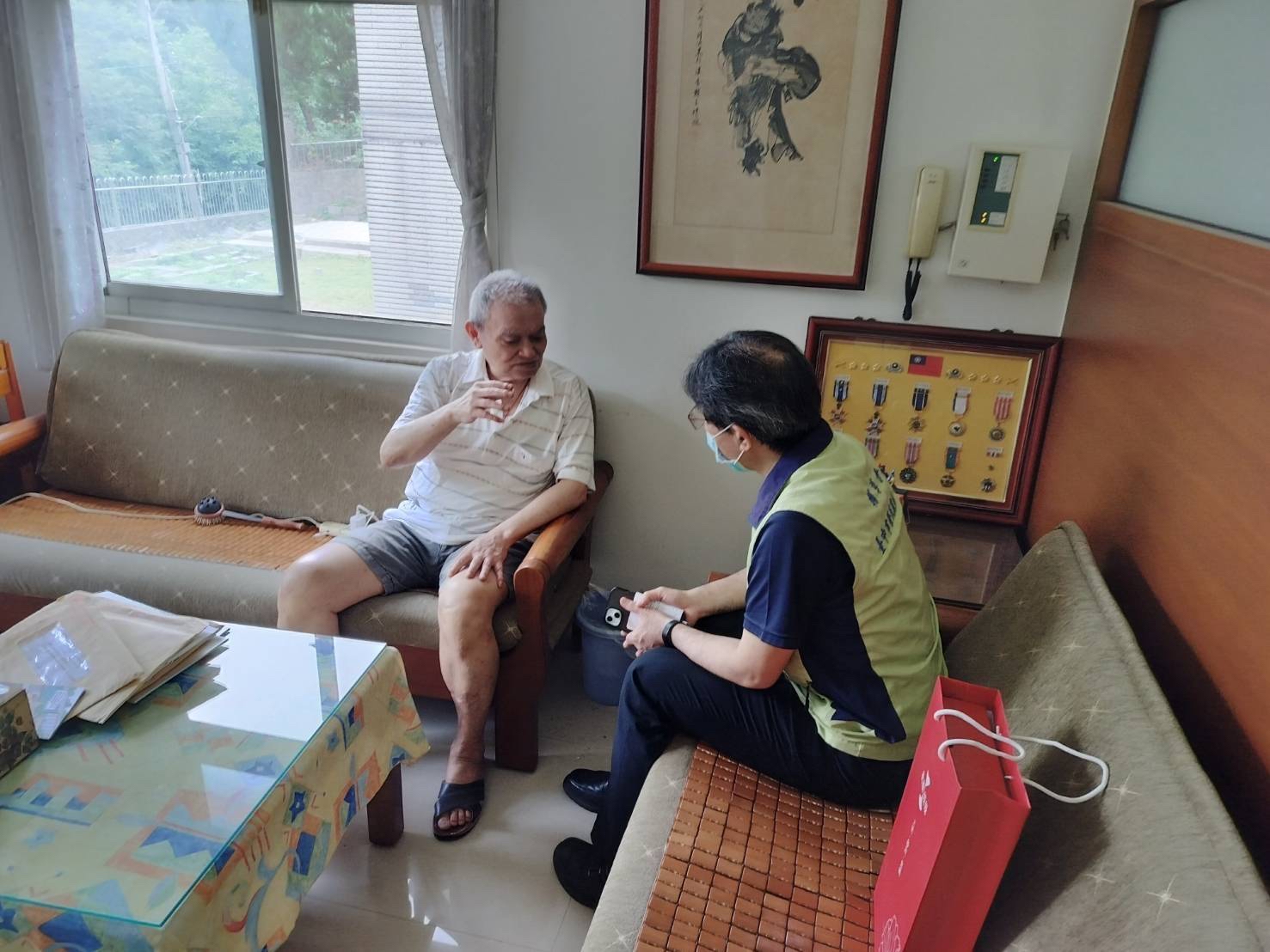 臺中市榮服處處長訪慰北屯區榮民