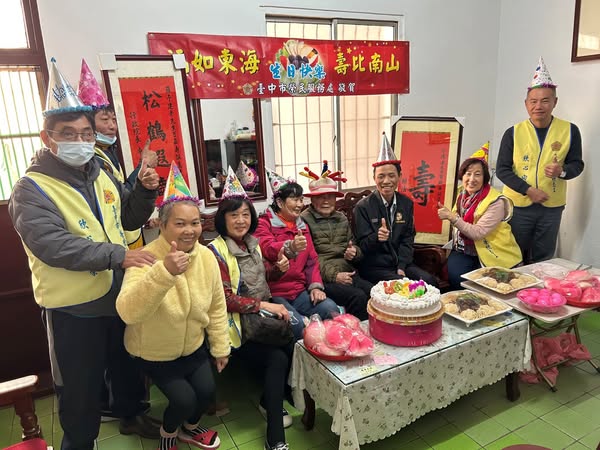 臺中市榮服處祝賀后里榮民羅子建百歲壽誕