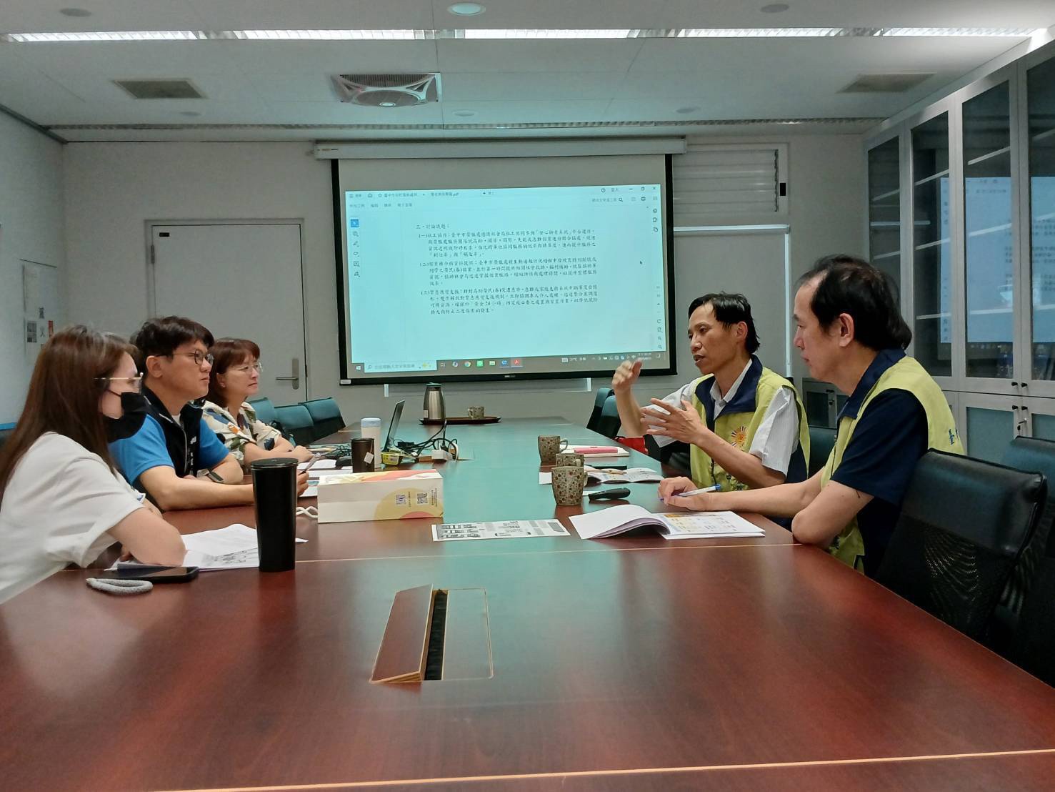 臺中市榮服處拜會臺中市政府社會局攜手強化安心御老系統服務網絡