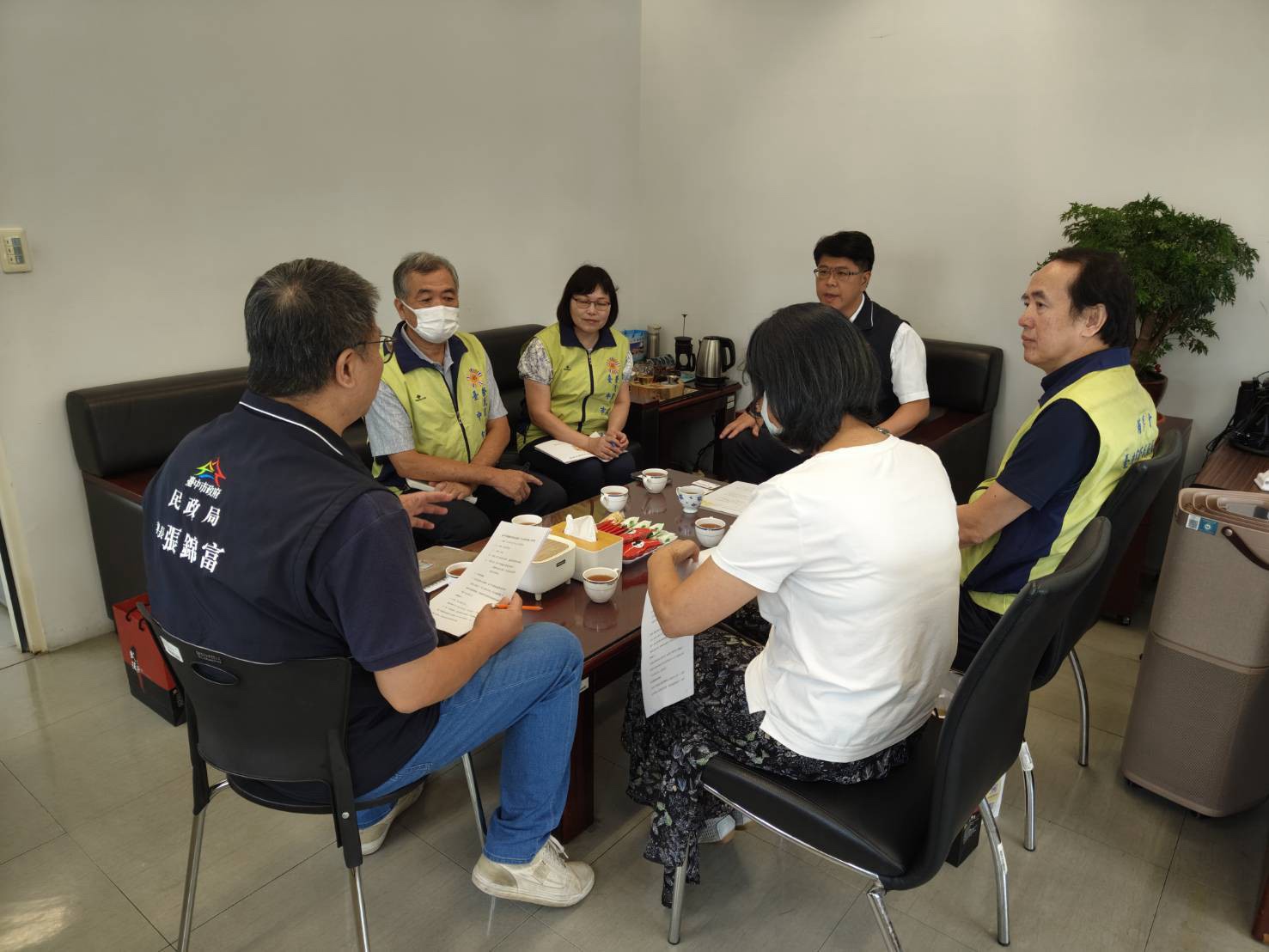 臺中市榮服處拜會市府民政局攜手推動安心御老系統擴大社區關懷能量