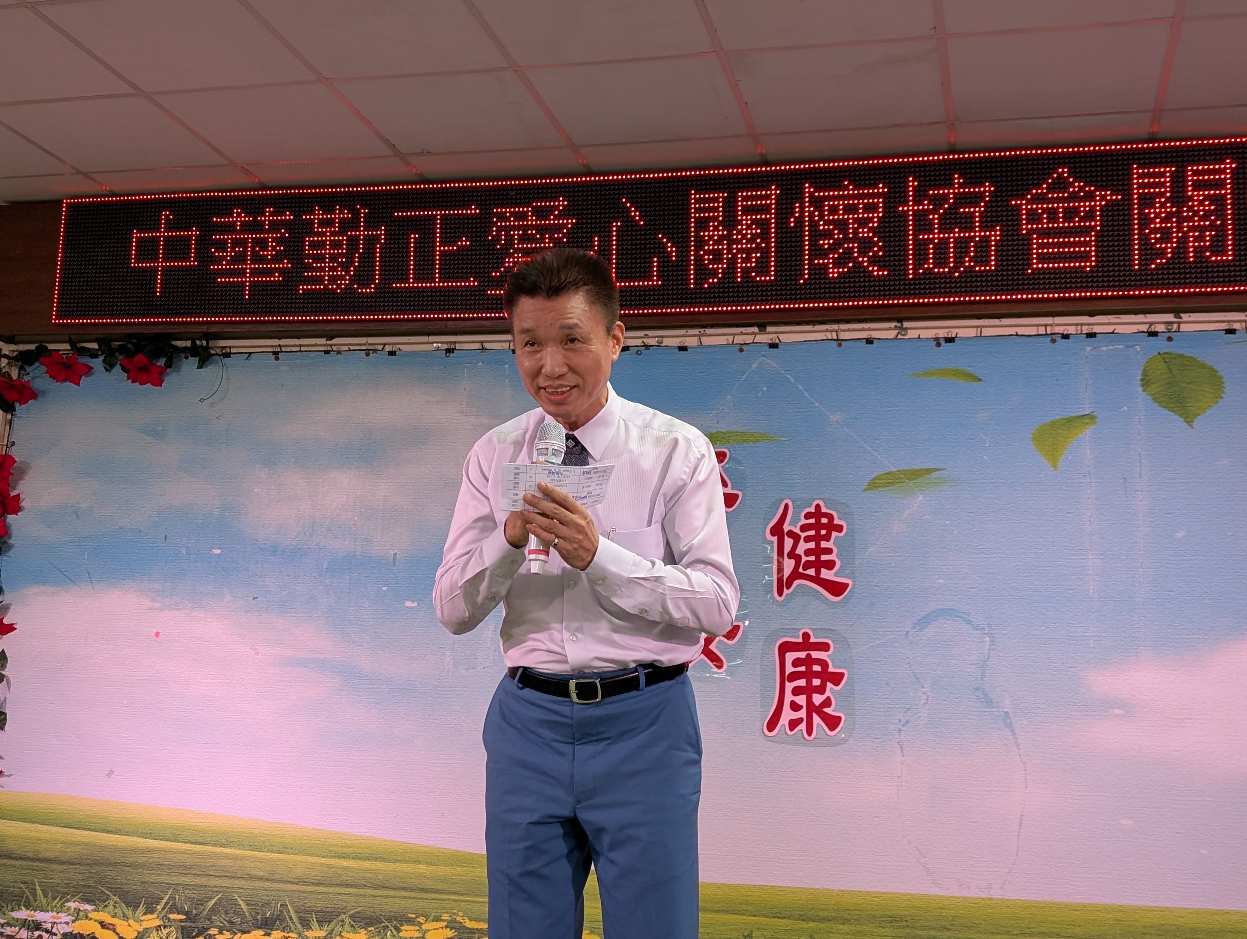 中華勤正愛心關懷協會關懷表演 板橋榮家長輩沉浸歌聲舞韻