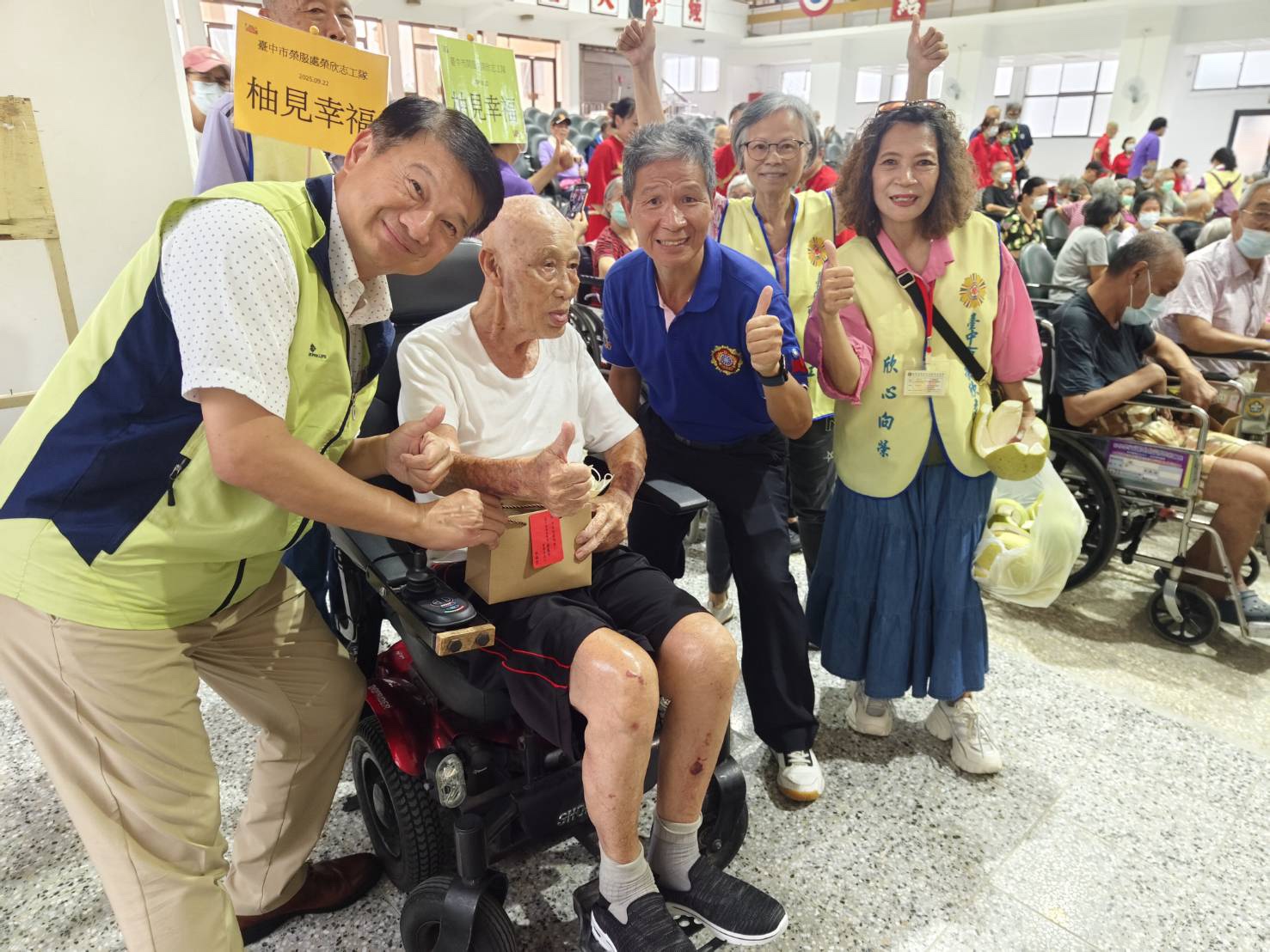 臺中市榮服處攜手榮欣志工中秋前夕獻暖心關懷彰化榮家長輩