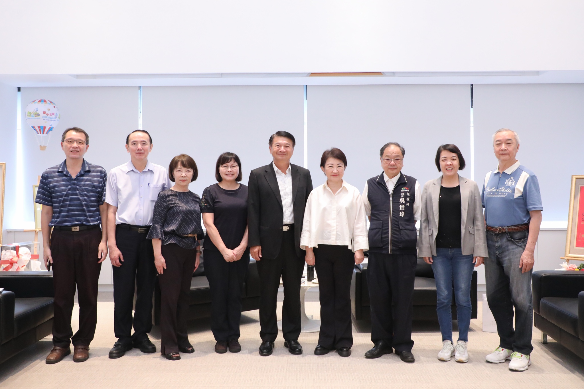 臺中市榮服處羅籝洋處長履新拜會盧市長深化合作關係