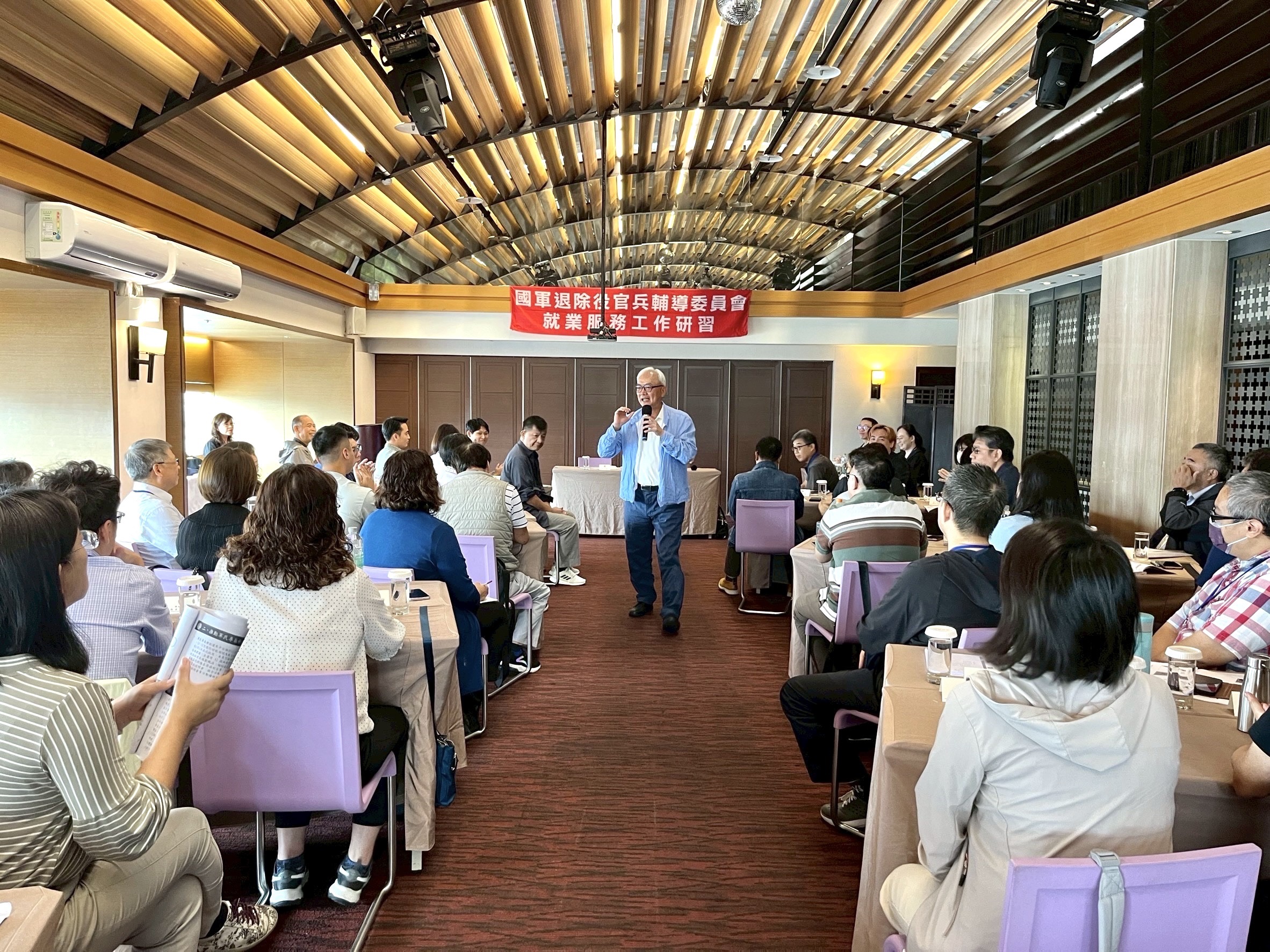 就業服務研習—陳進廣副主任委員主持結訓座談