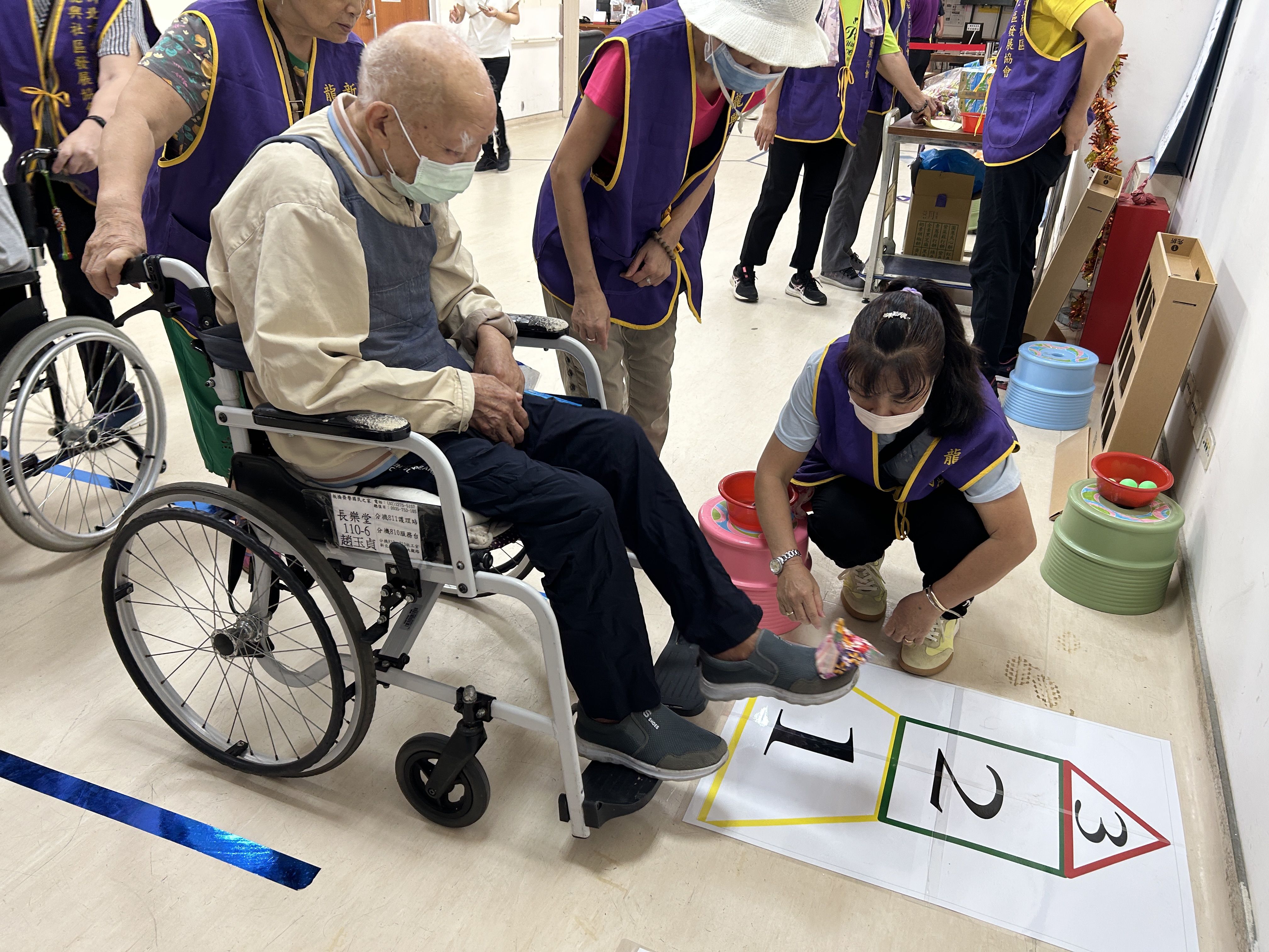 板橋榮家趣味闖關活動 長輩「動」起來 志工陪伴傳遞溫馨