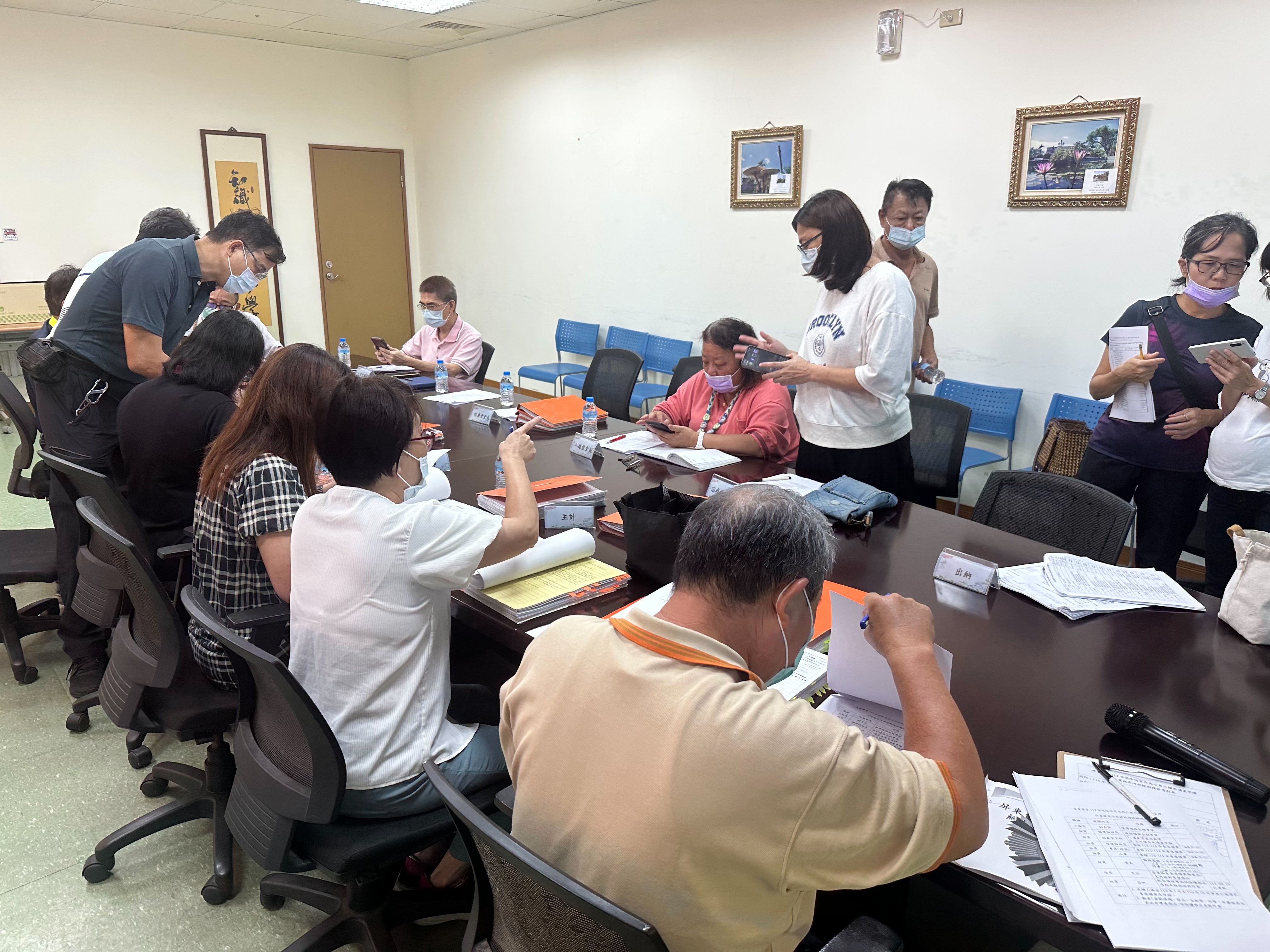 圖2:稽核小組成員實施檢查