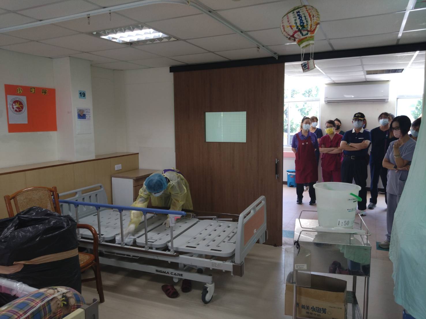 守護榮民長輩健康,馬蘭榮家實地演練疥瘡防疫流程 (2)