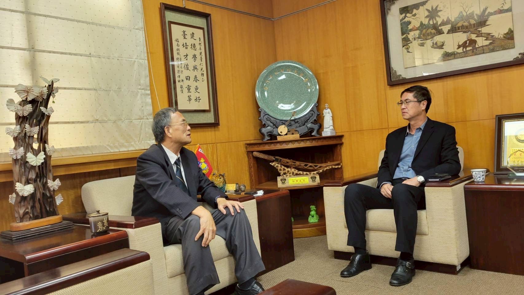 圖:家主任李秦強(圖右)與美和科技大學王建臺校長(圖左)會商未來合作方向