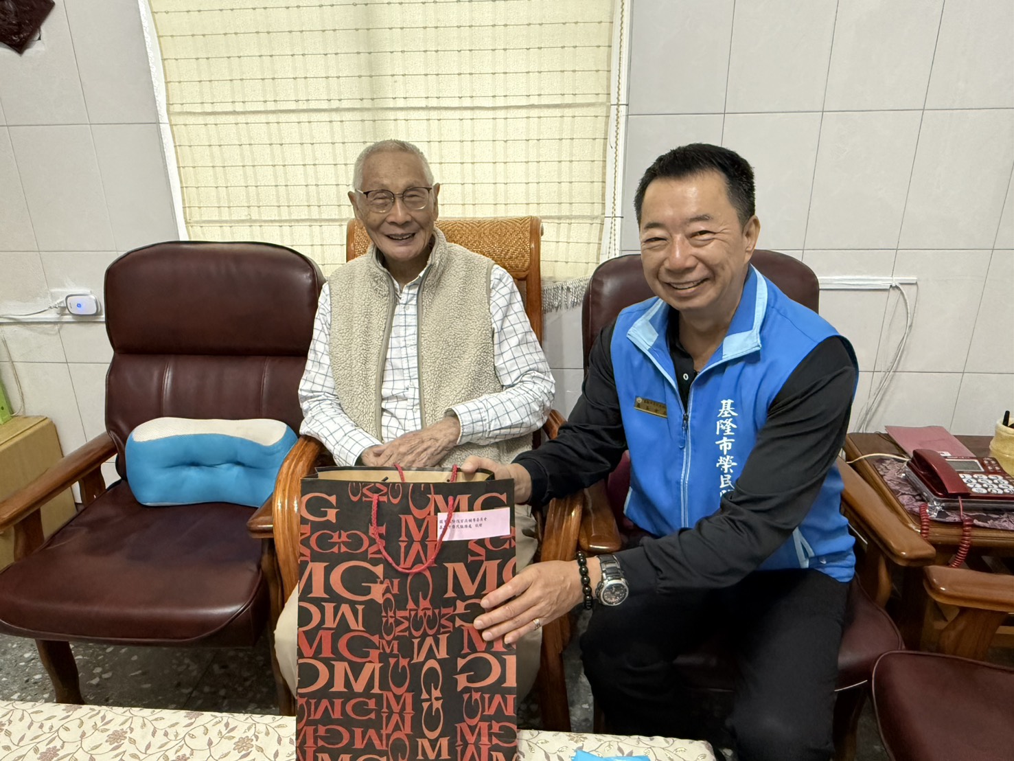 方正處長關懷訪視中山區榮民眷