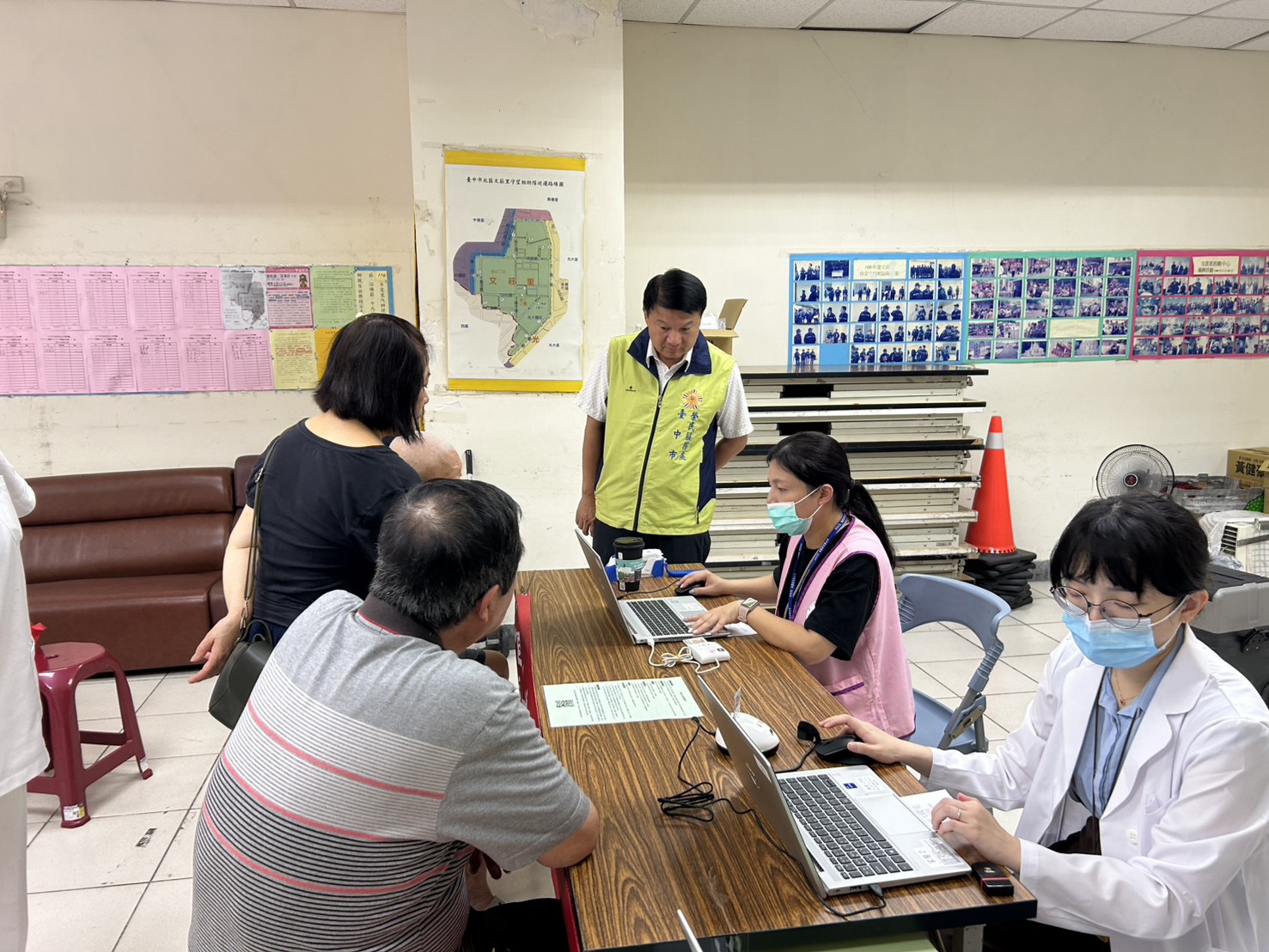 臺中市榮服處攜手中榮醫護助榮民眷施打流感疫苗顧健康