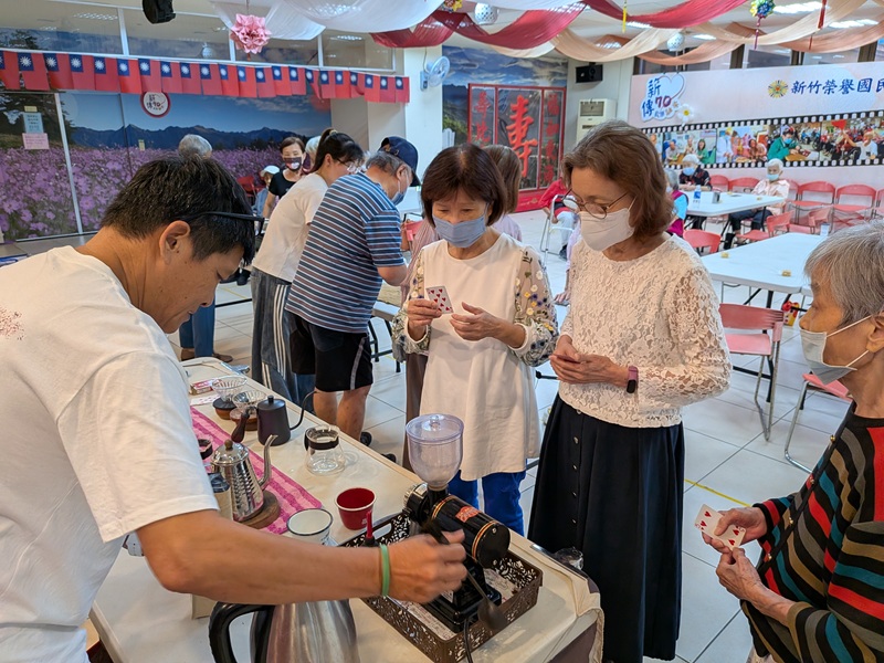 114年10月22日關懷據點_咖啡手作_6