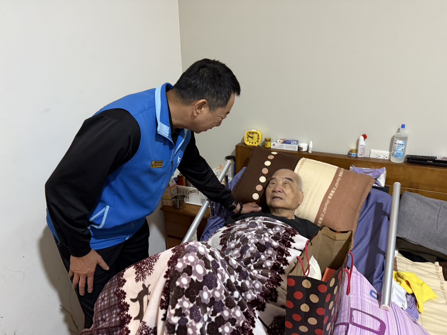 方正處長關懷訪視中山區榮民眷