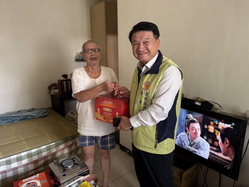 臺中市榮民服務處處長訪慰關懷大雅神岡區高齡榮民