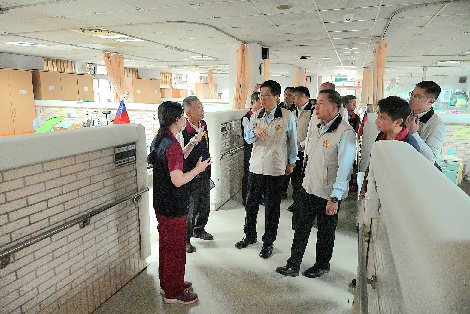 1141015退輔會主委嚴德發視導房舍整建1