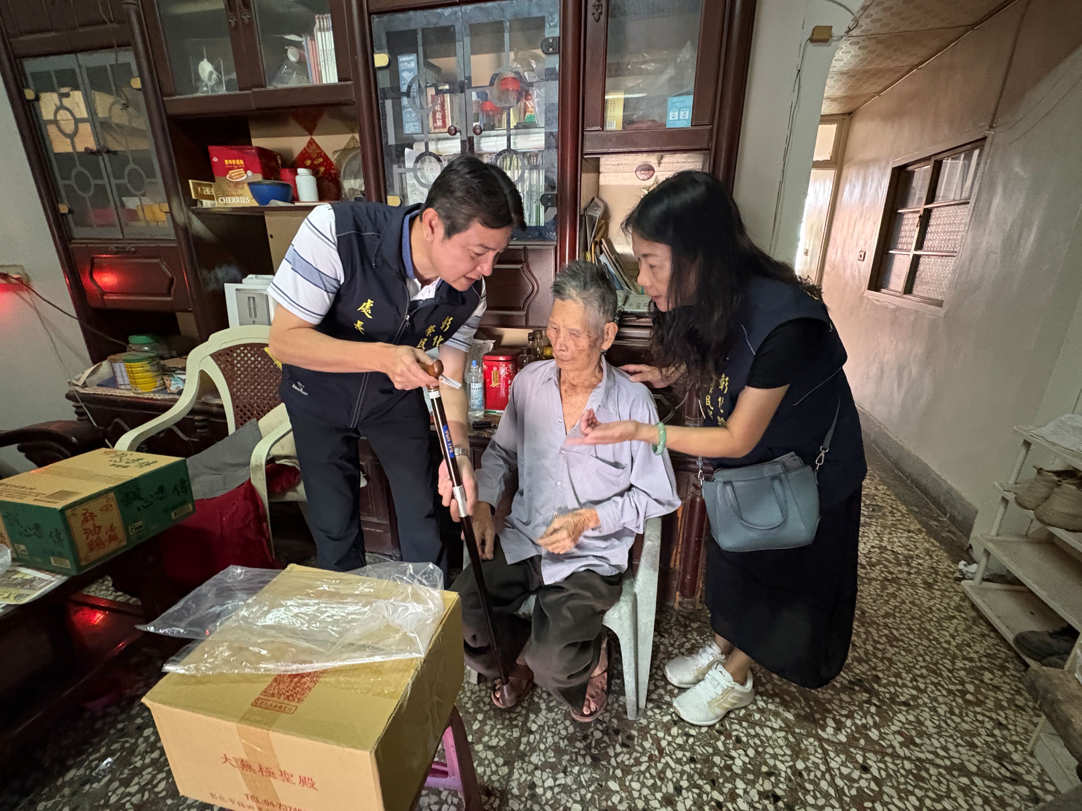 深入服務,俾符溫度-彰化榮服處關懷芳苑地區榮民眷宣導普發萬元防騙2-2