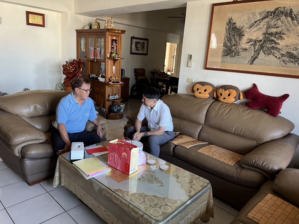 臺中市榮民服務處關懷訪視太平區榮民眷溫情叮嚀注意保暖