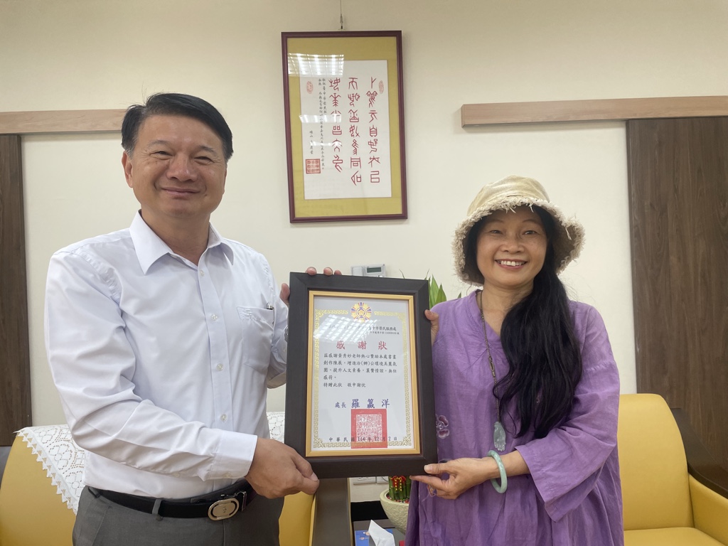 臺中榮服處連結藝術家黃秀妙陳展書畫創作