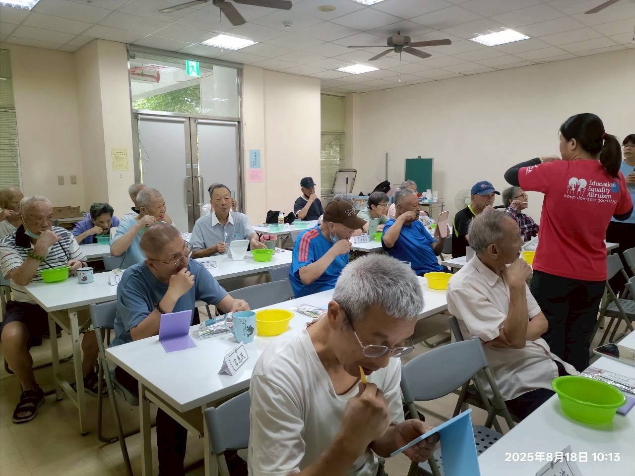 1141118 照片1-口腔潔牙比賽-男子組