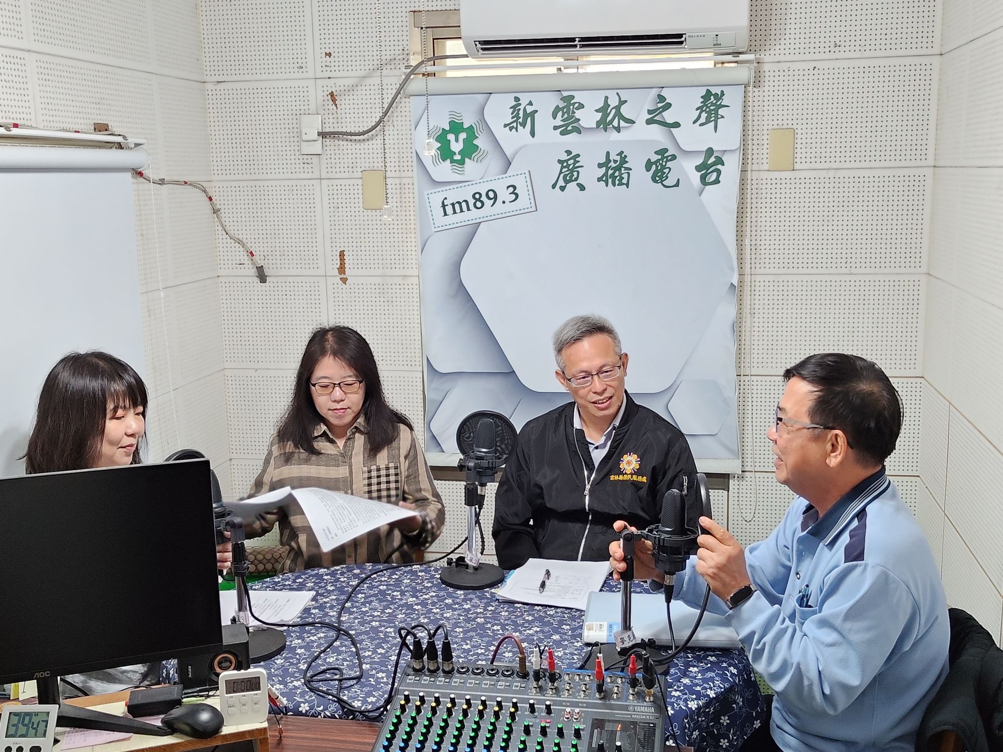 雲林縣榮服處蘇文玄處長(右2)接受「台灣就業通」節目專訪