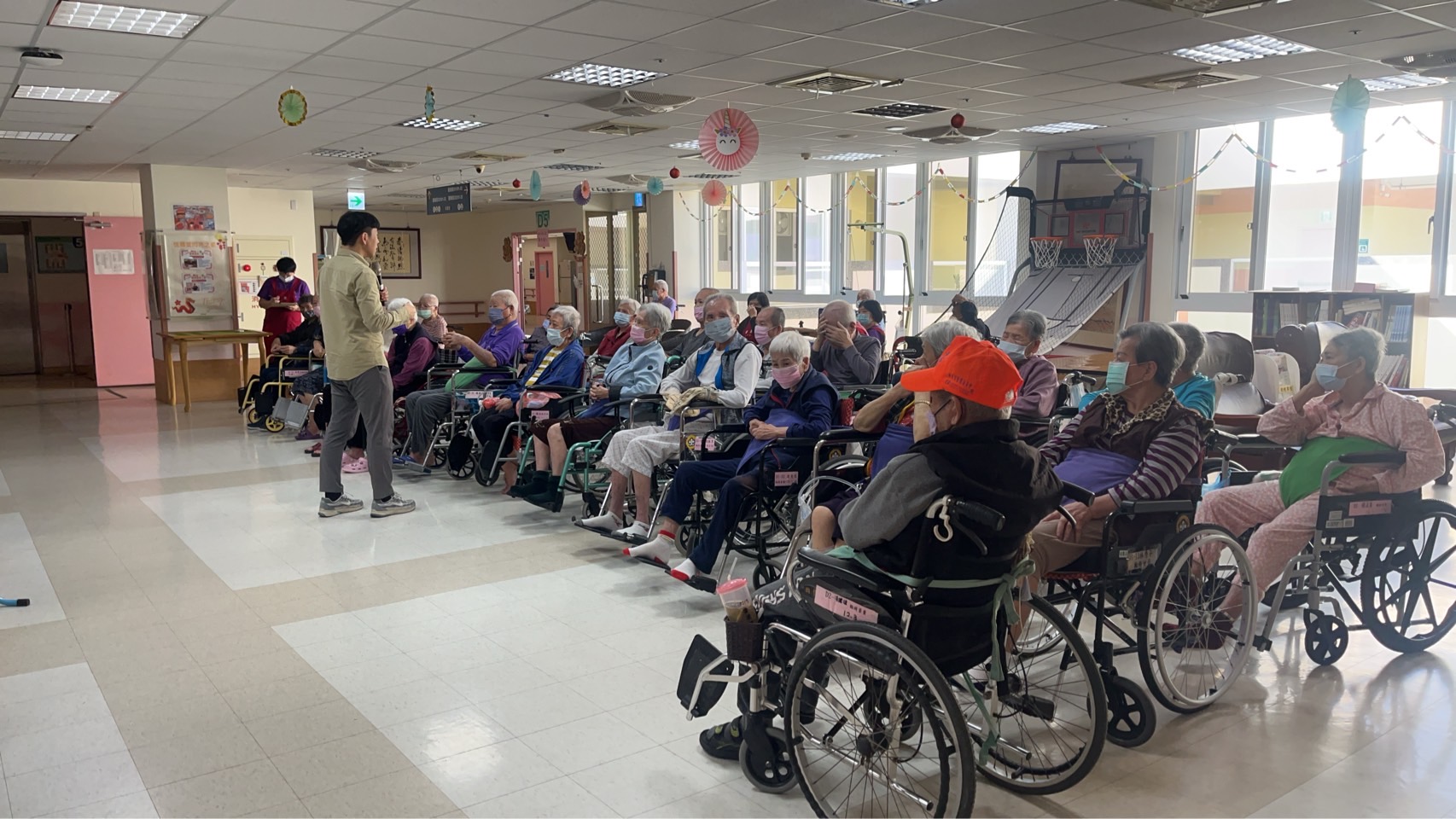 114年12月17日延緩失智課程人生的歌及健身氣功五禽戲