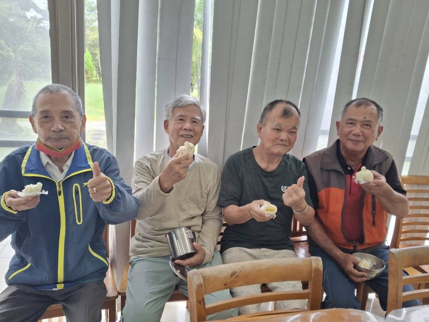 【育興堂】-颱風天的小確幸-好吃的包子(114.11)