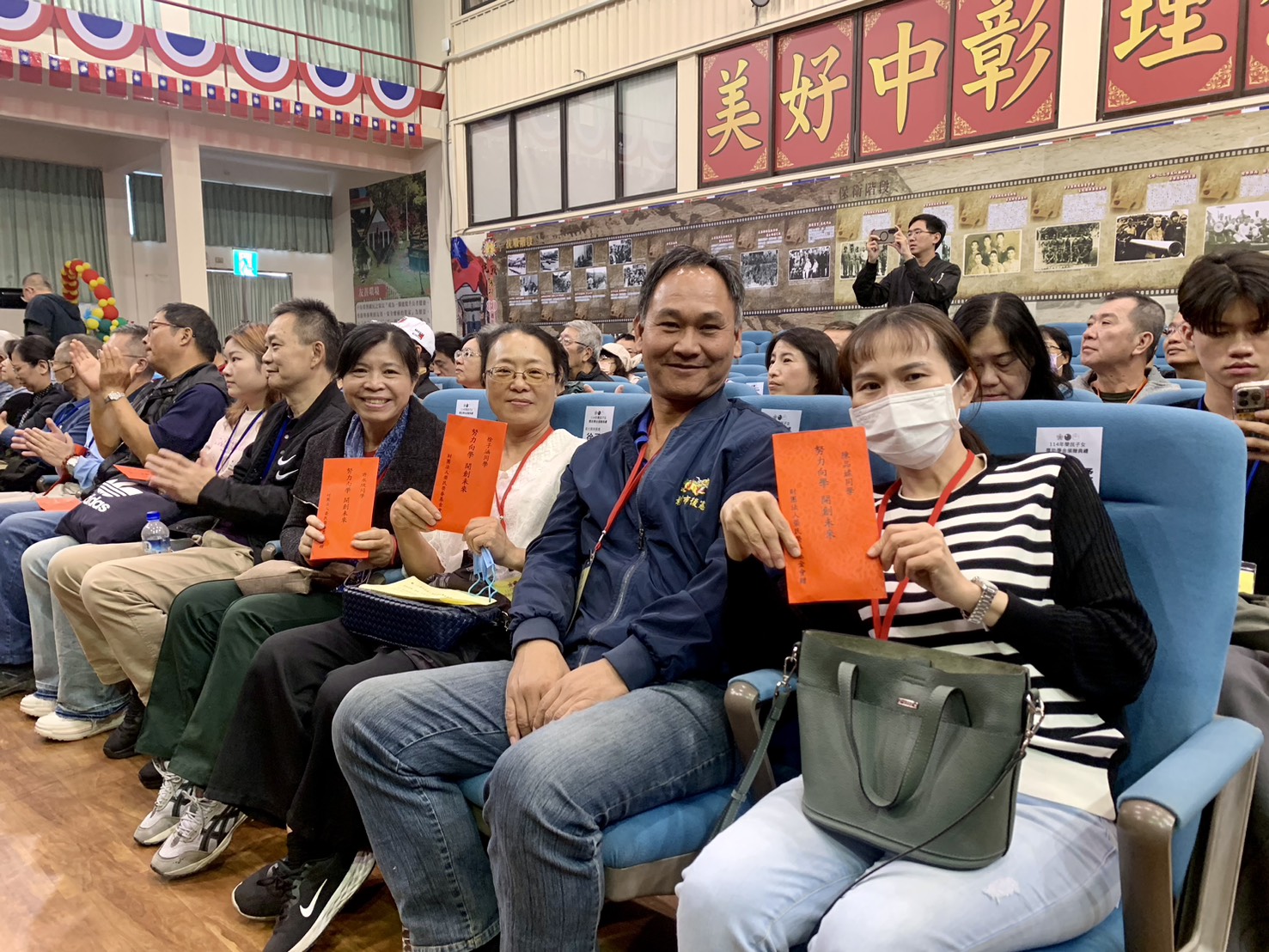 薪傳大愛鼓勵向學 彰化縣榮服處榮民子女獲頒獎助學金4