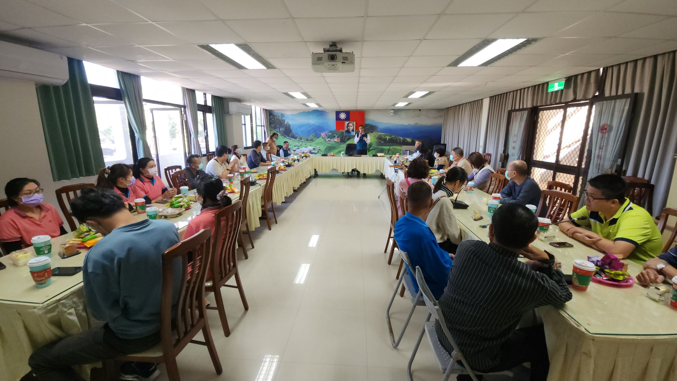 114年12月31日屏東榮家舉辦副主任榮陞歡送茶會 祝賀前程似錦