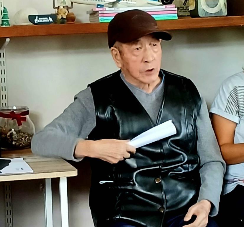 花蓮榮家95歲榮民分享新書：閻啟明口述白色歲月回憶錄