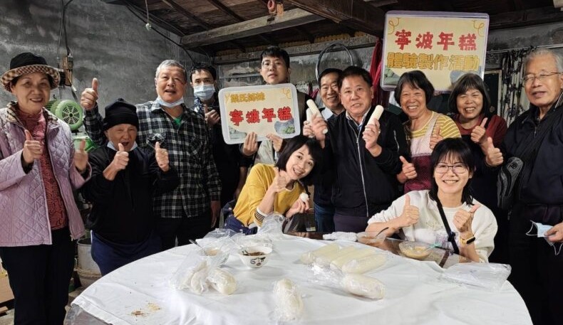 花蓮榮家大陳社區暖心交流 長輩揉出記憶年糕香