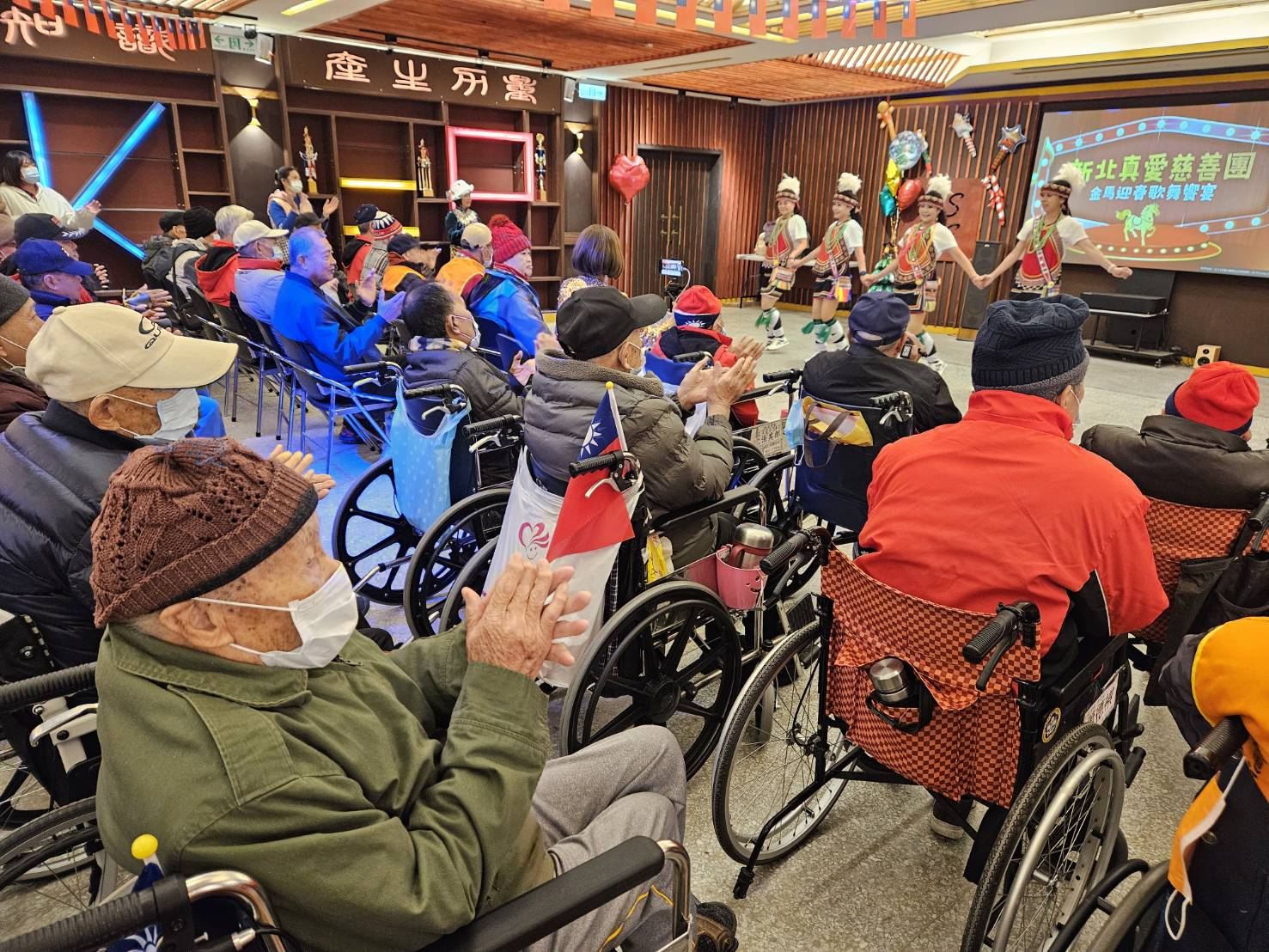 🎤新北真愛慈善團歌舞迎春💃溫暖桃園榮家長輩心🥰