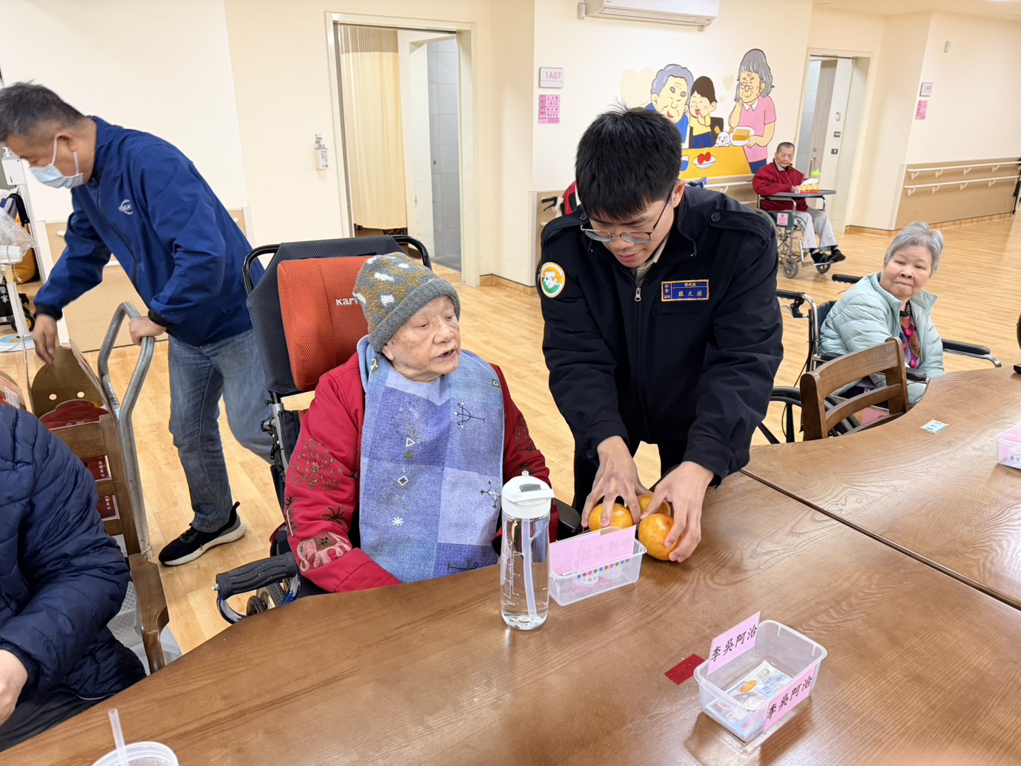 總統府暖心致贈茂谷柑 臺南榮家長輩「柑」謝新春祝福