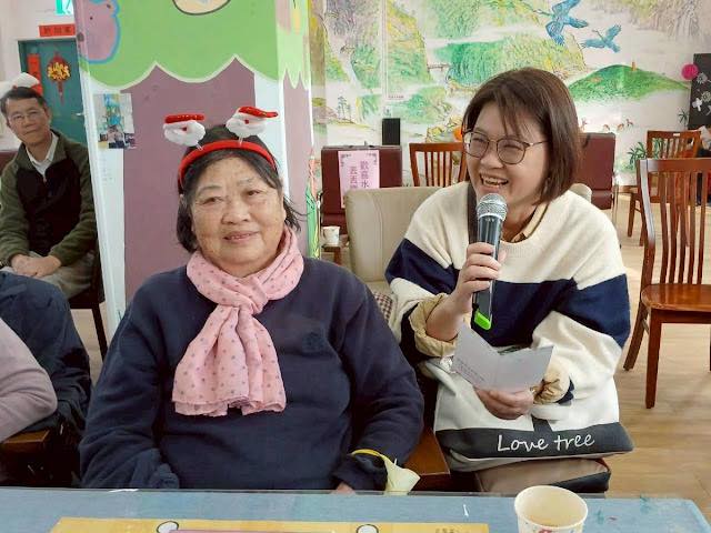 山青日照中心歲末相聚 住民溫馨交流同樂