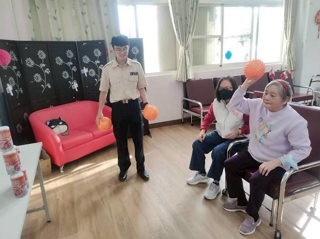 山青日照中心歲末相聚 住民溫馨交流同樂