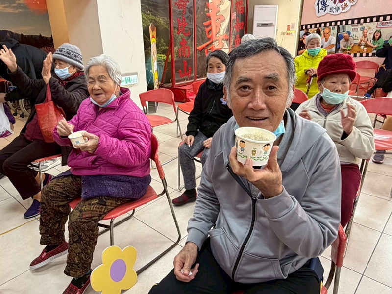 115年1月23日世華歲末送暖傳愛新竹榮家攜手連結社會資源創造共好_4