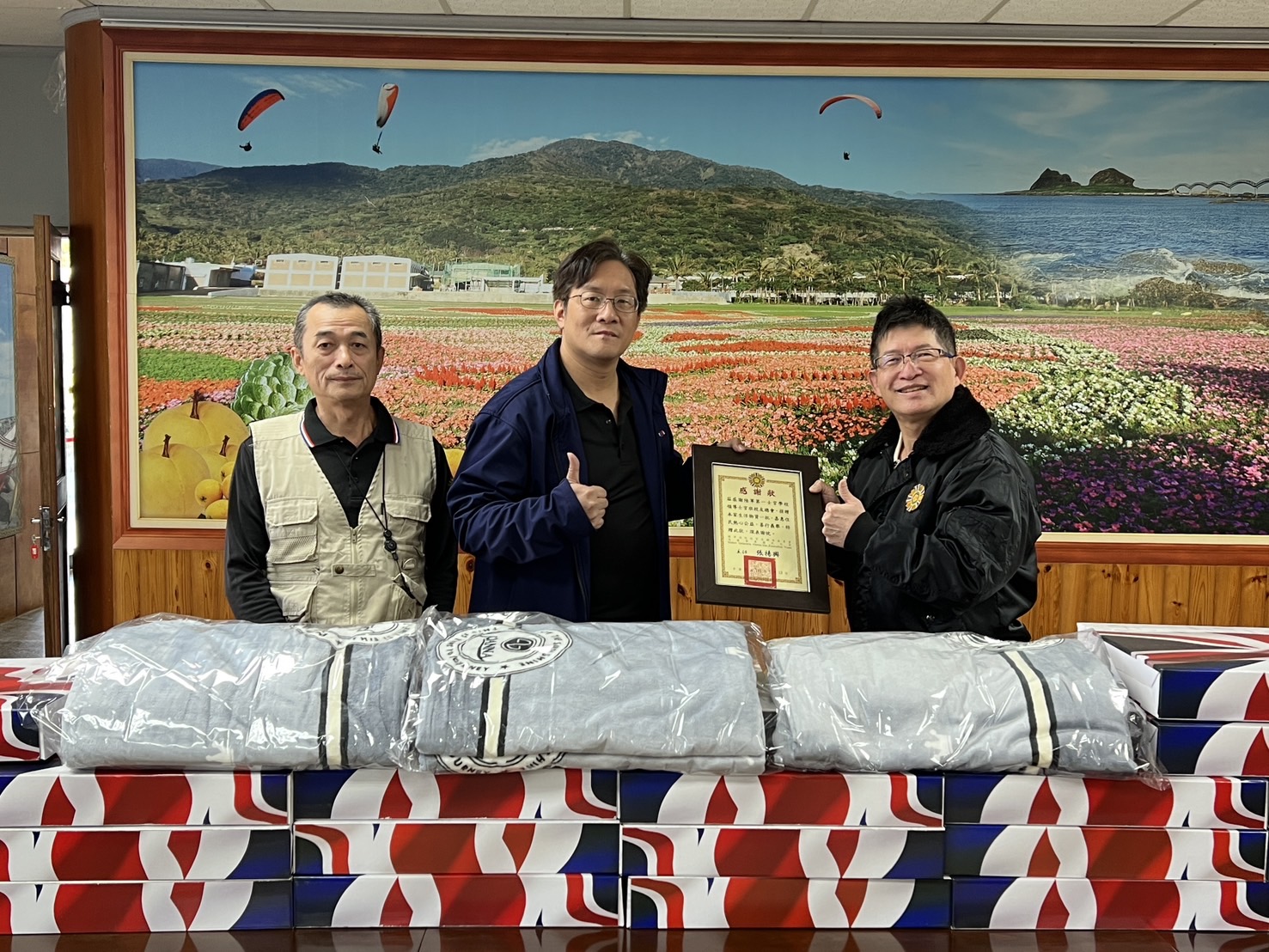 115.01.14 袍澤情深傳愛馬蘭榮家 陸軍第一士官學校校友總會物資捐贈暖心田