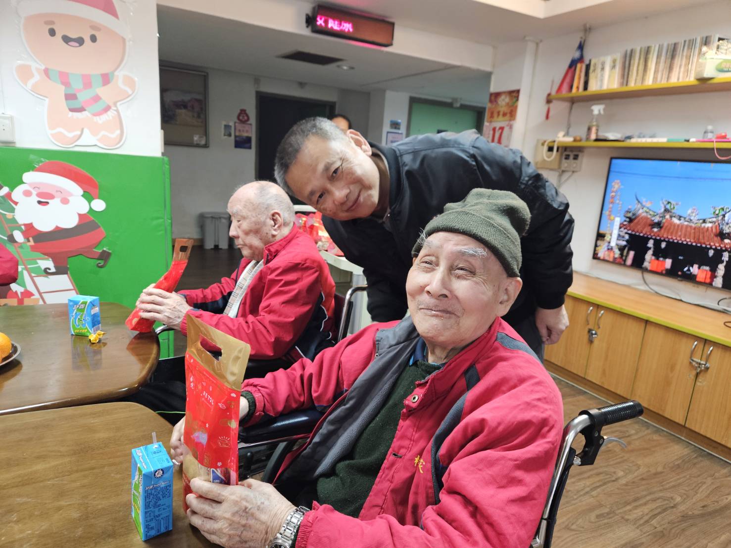 桃園榮家「馬上添福迎新年」🐴甜甜蜜蜜賀歲首🧁🍰🍬