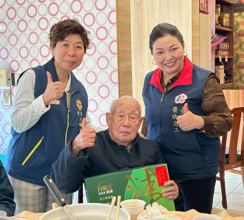 臺中市榮服處攜手太平榮欣志工隊 春節關懷長輩暖心圍爐